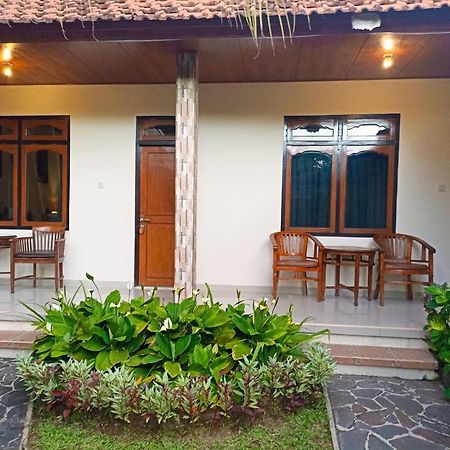 Kusnadi Hotel Легиан Экстерьер фото